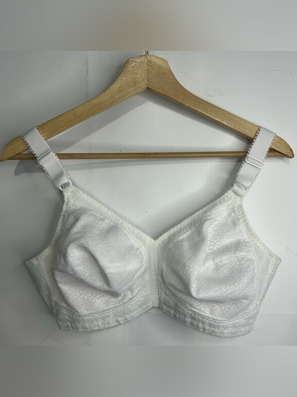 38C Playtex White Padless Bra